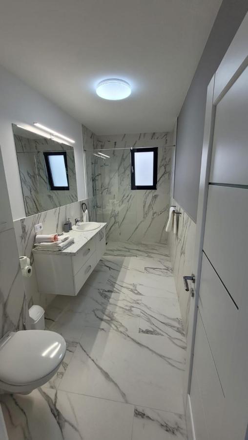 Magic Mirror Apartment Satu Mare Exterior photo